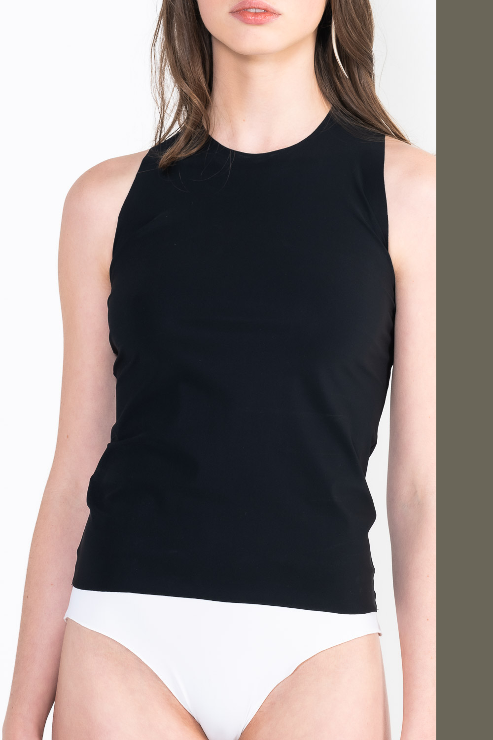 L5 Sleeveless crew neck top
