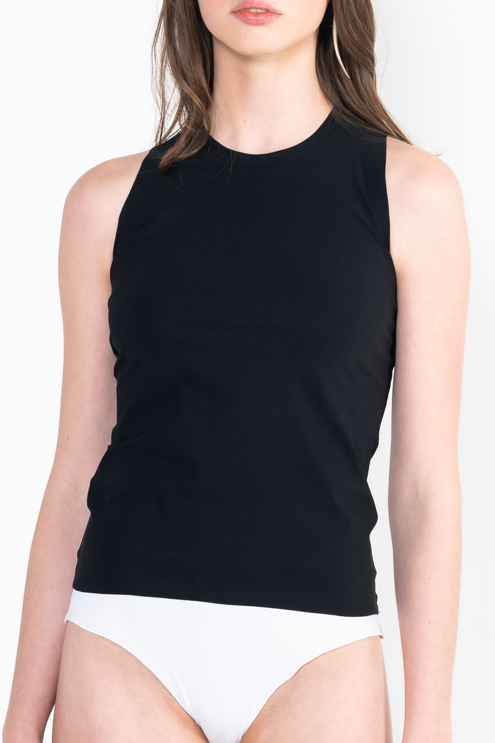 L5 Sleeveless crew neck top