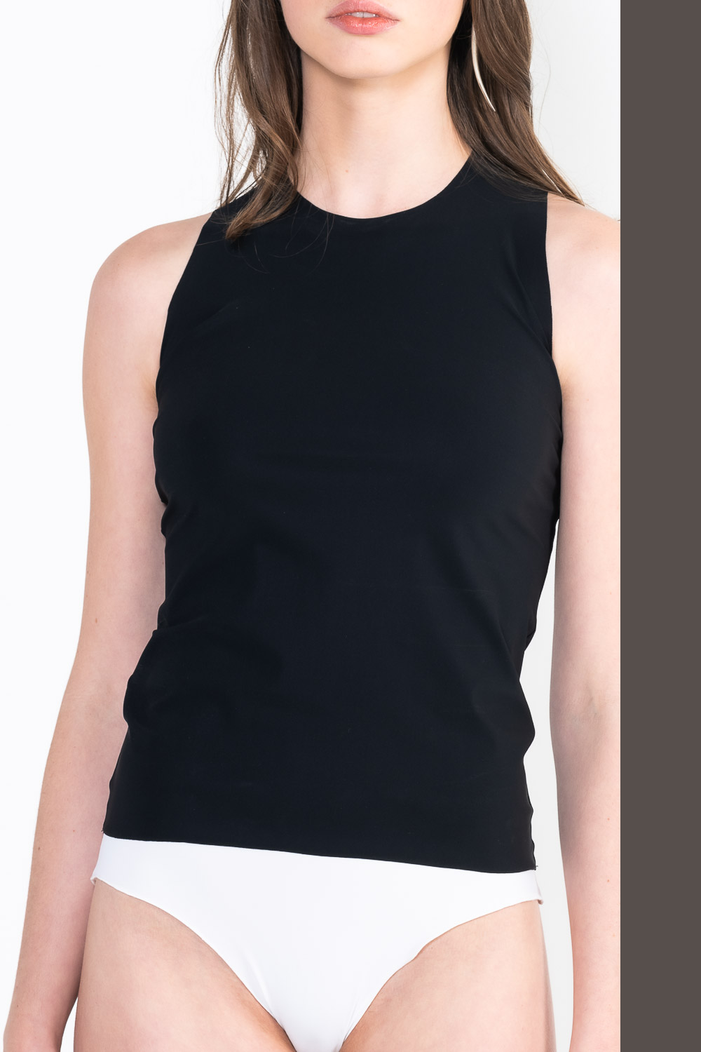L5 Sleeveless crew neck top
