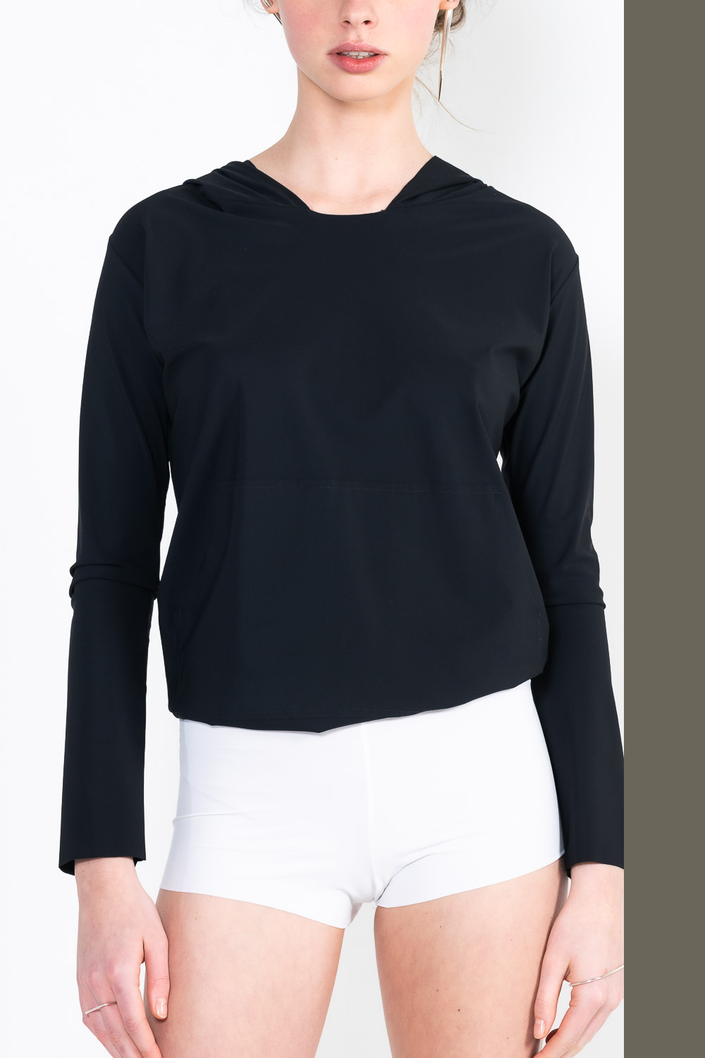 L69 Short hooded jogging sweater