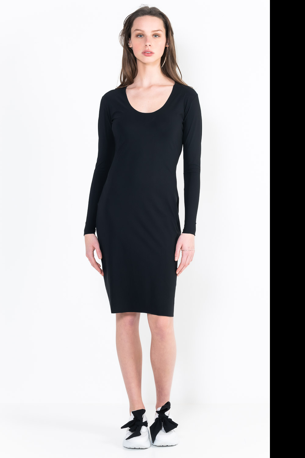 L12Bis robe encolure U manches longues courte