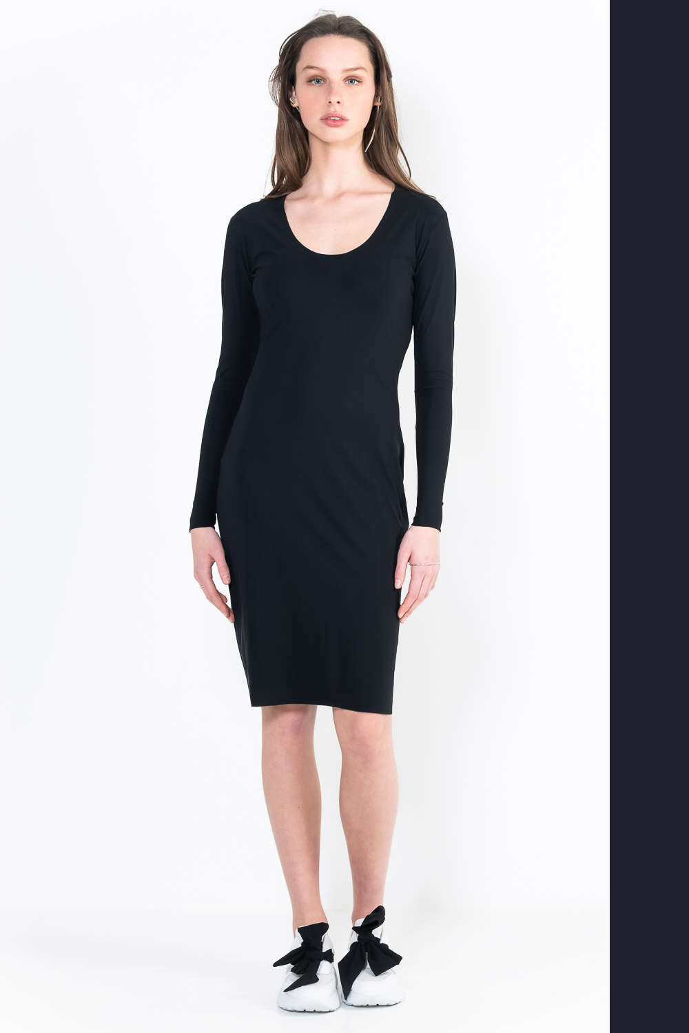 L12Bis robe encolure U manches longues courte