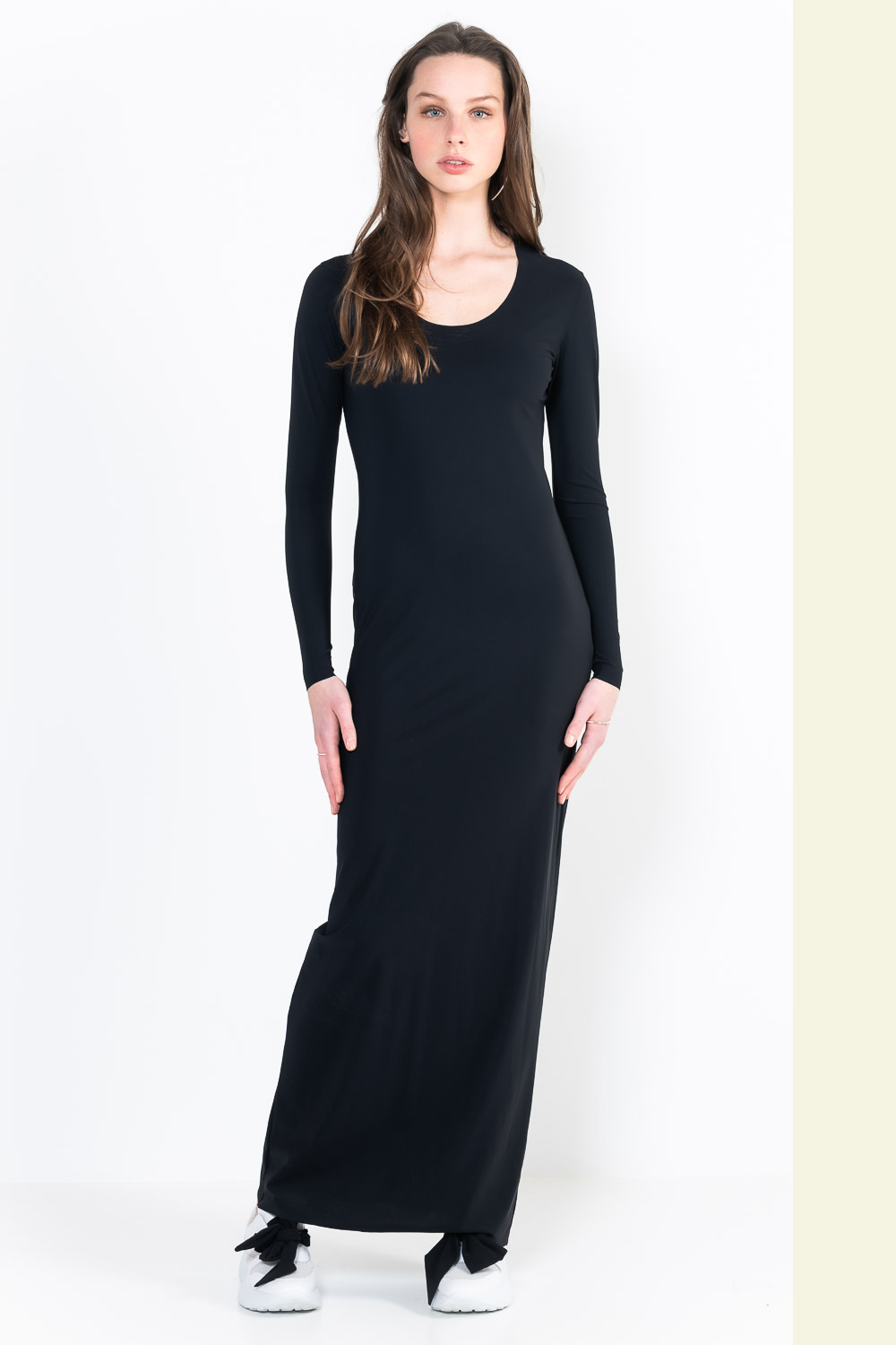 L12Ter Robe encolure U manches longues longue