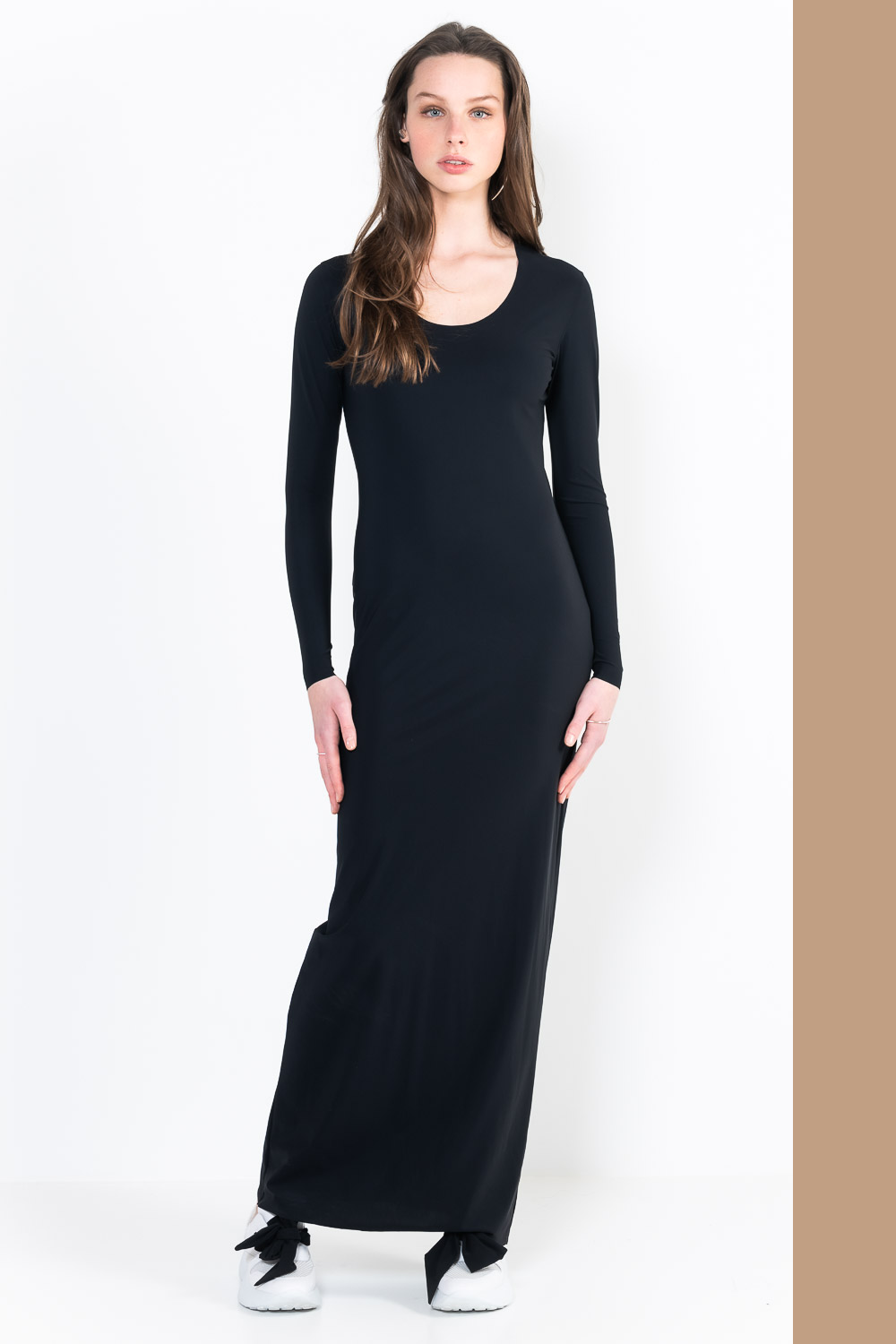 L12Ter Robe encolure U manches longues longue