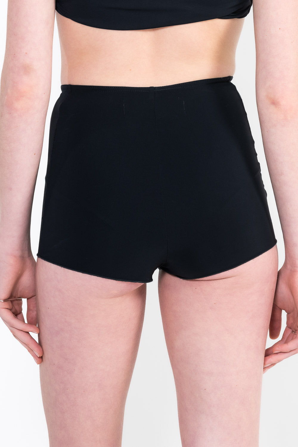 L20 Short