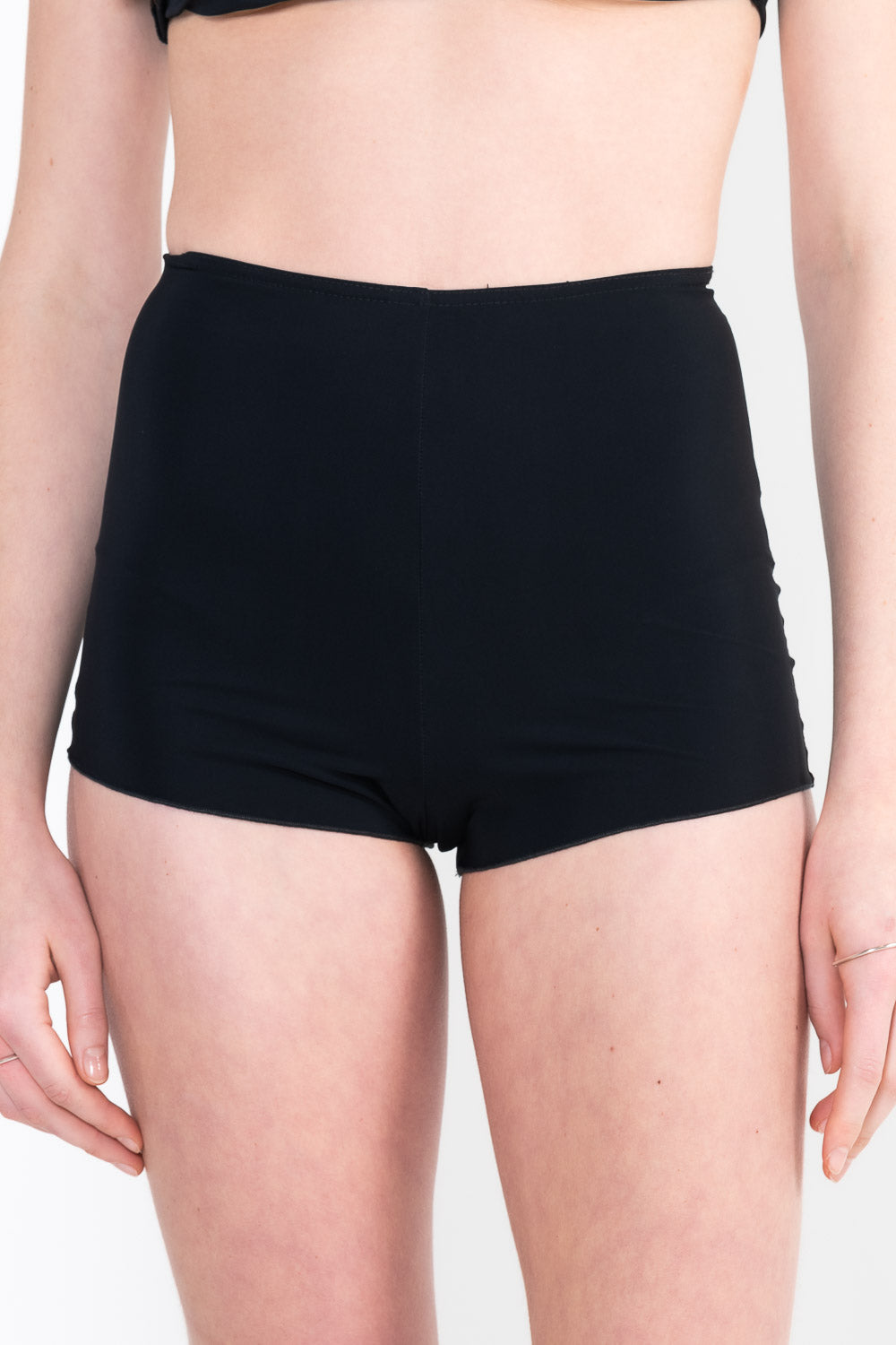L20 Short