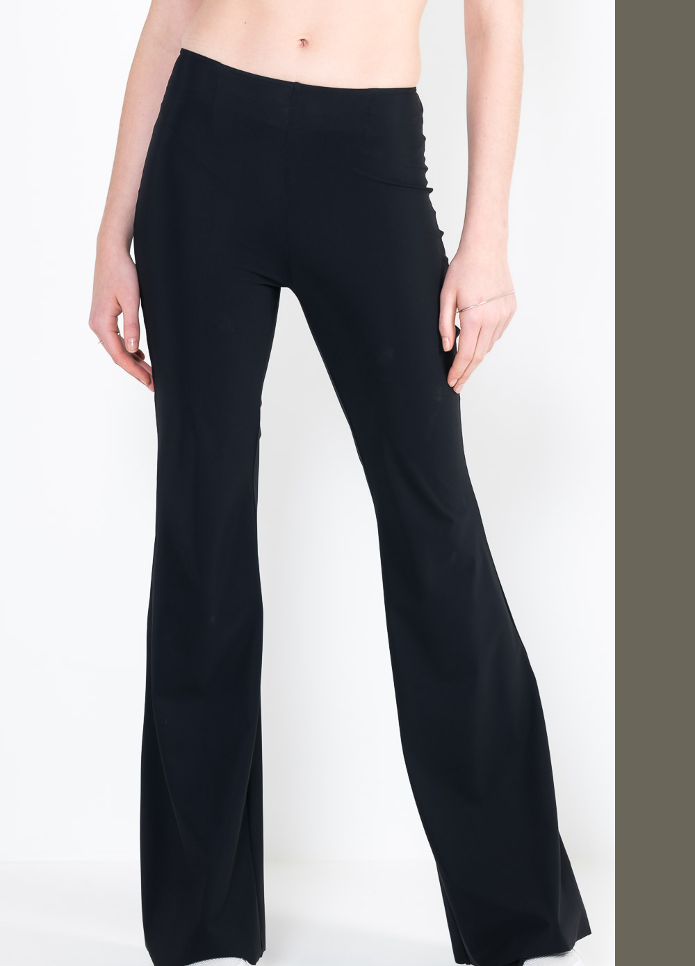 L28 Bell bottom pants