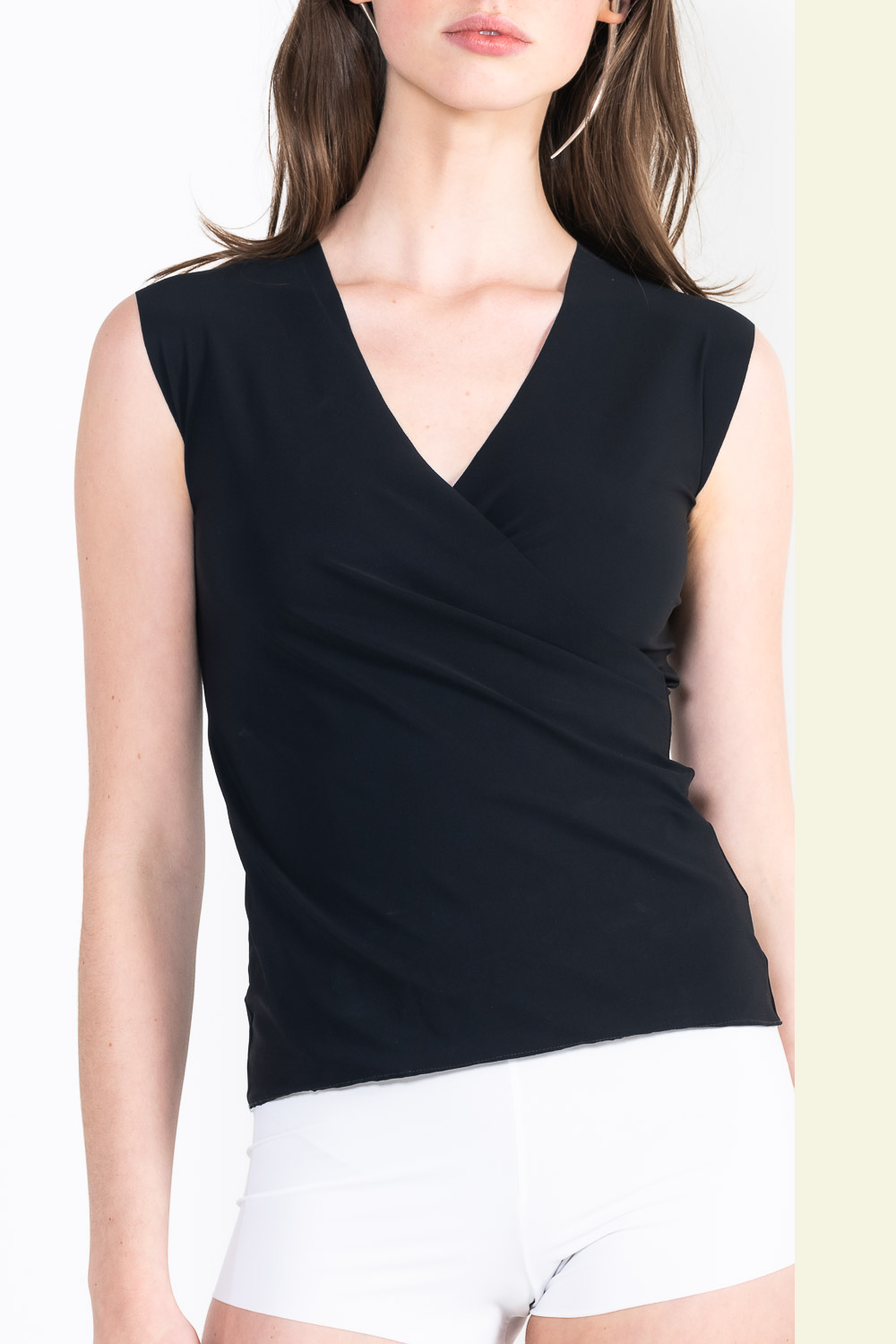 L29 Sleeveless wrap top
