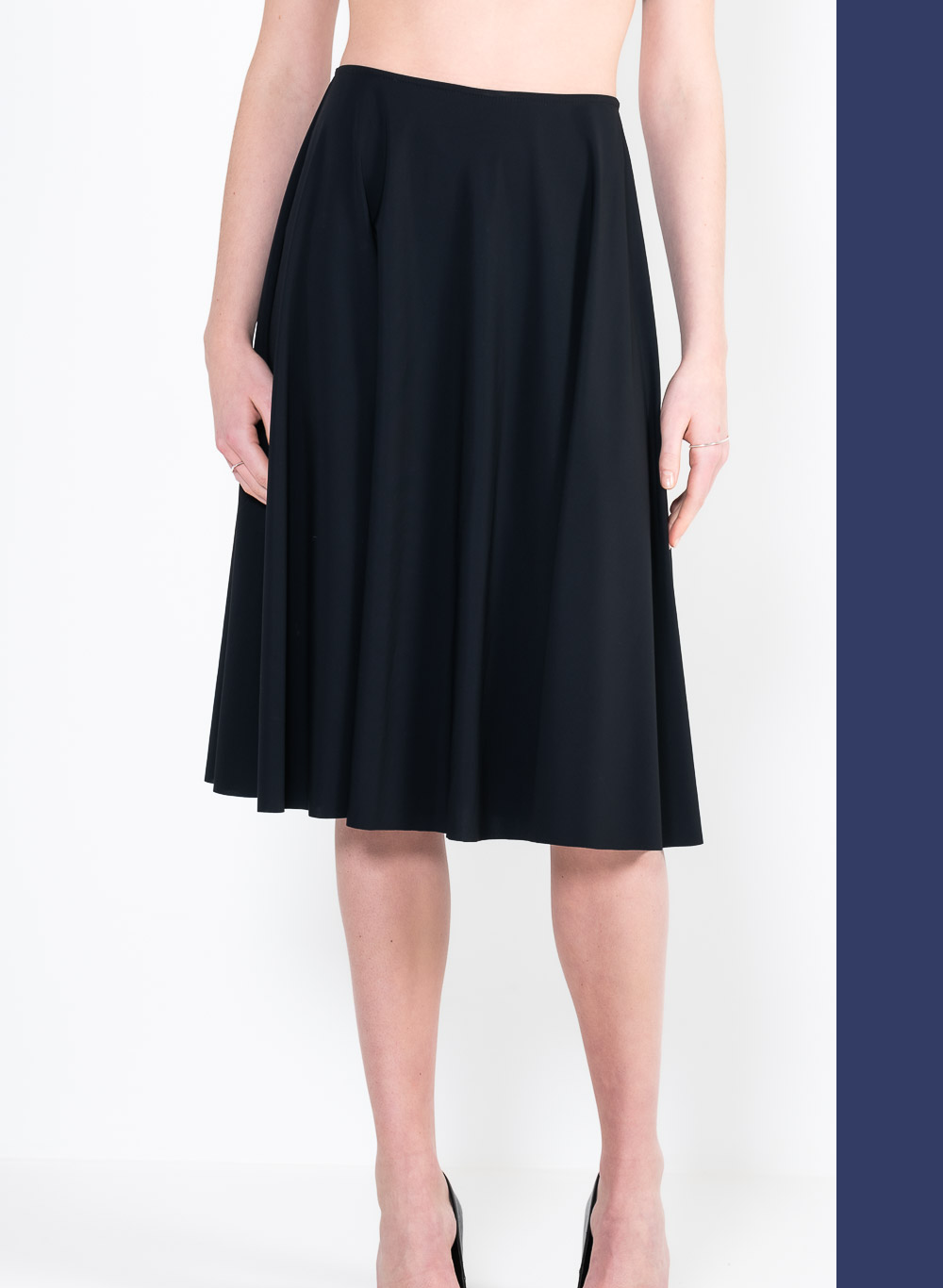 L85 Jupe melania courte