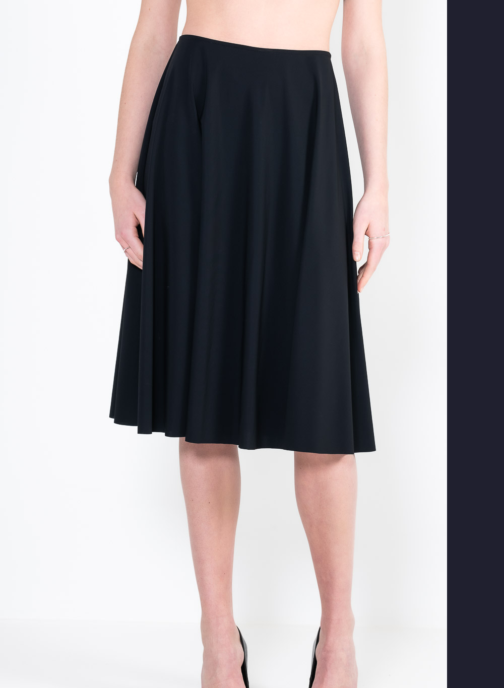 L85 Jupe melania courte