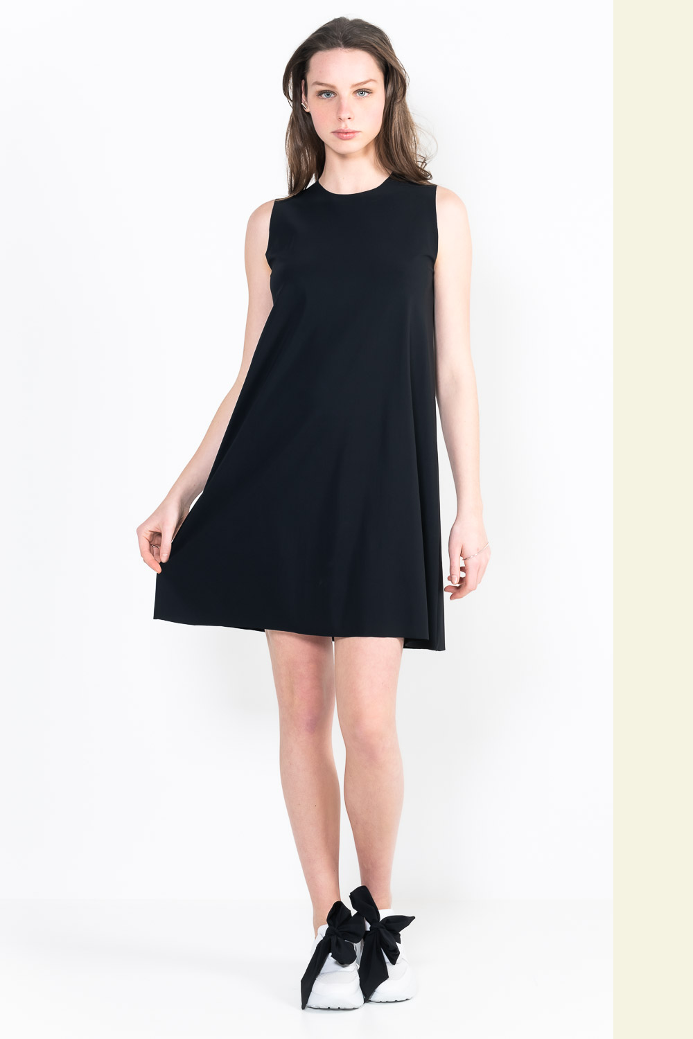 L91 Robe trompette sans manches courte