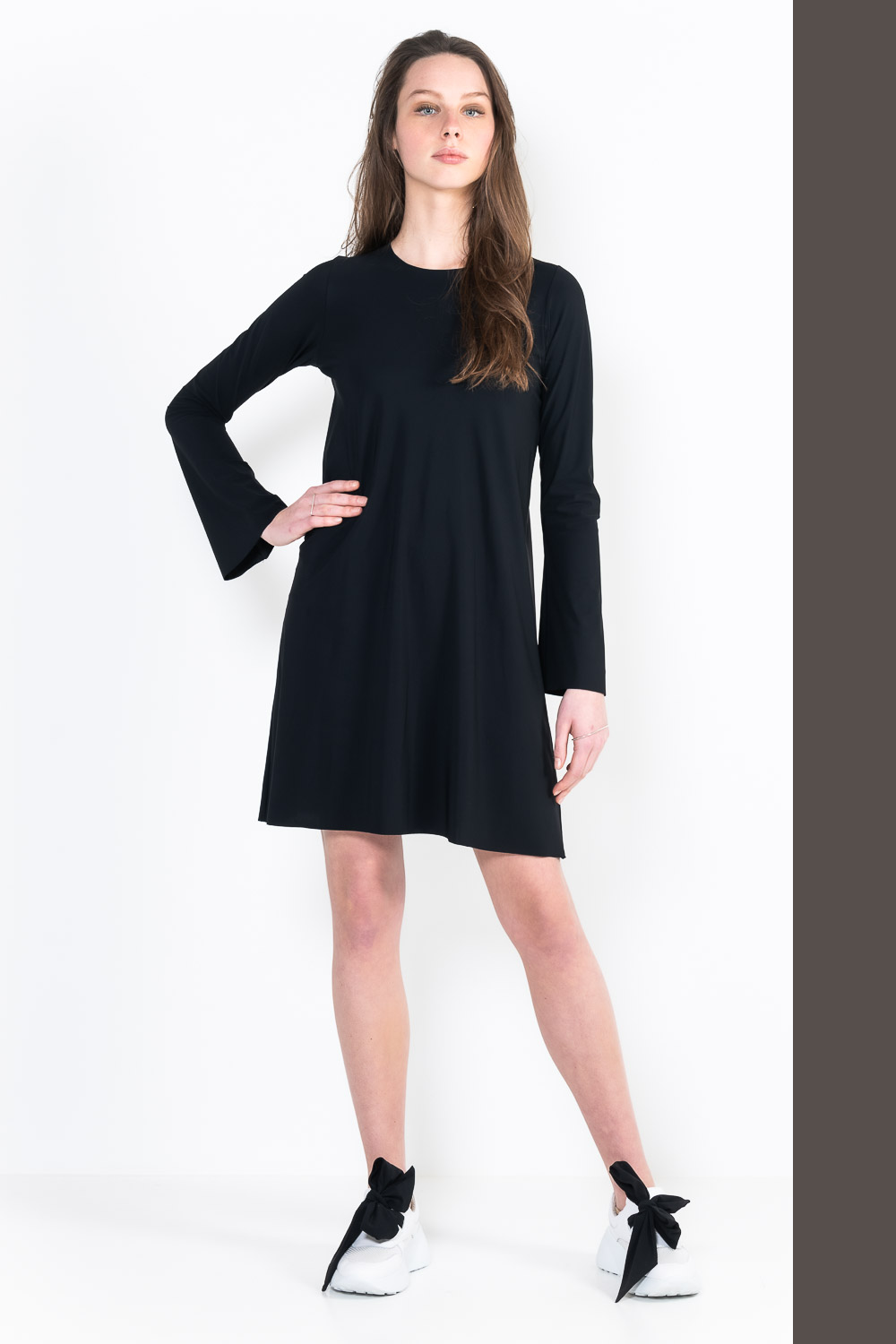 L92 Short long sleeve trumpet dress