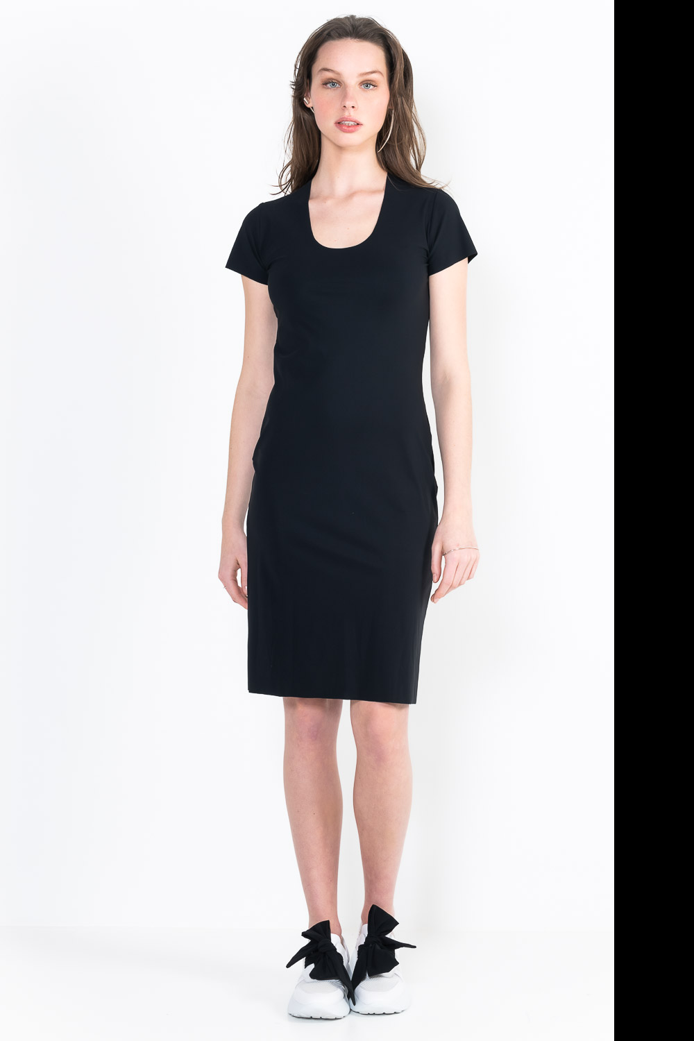 L9Bis robe encolure U manches courtes courte