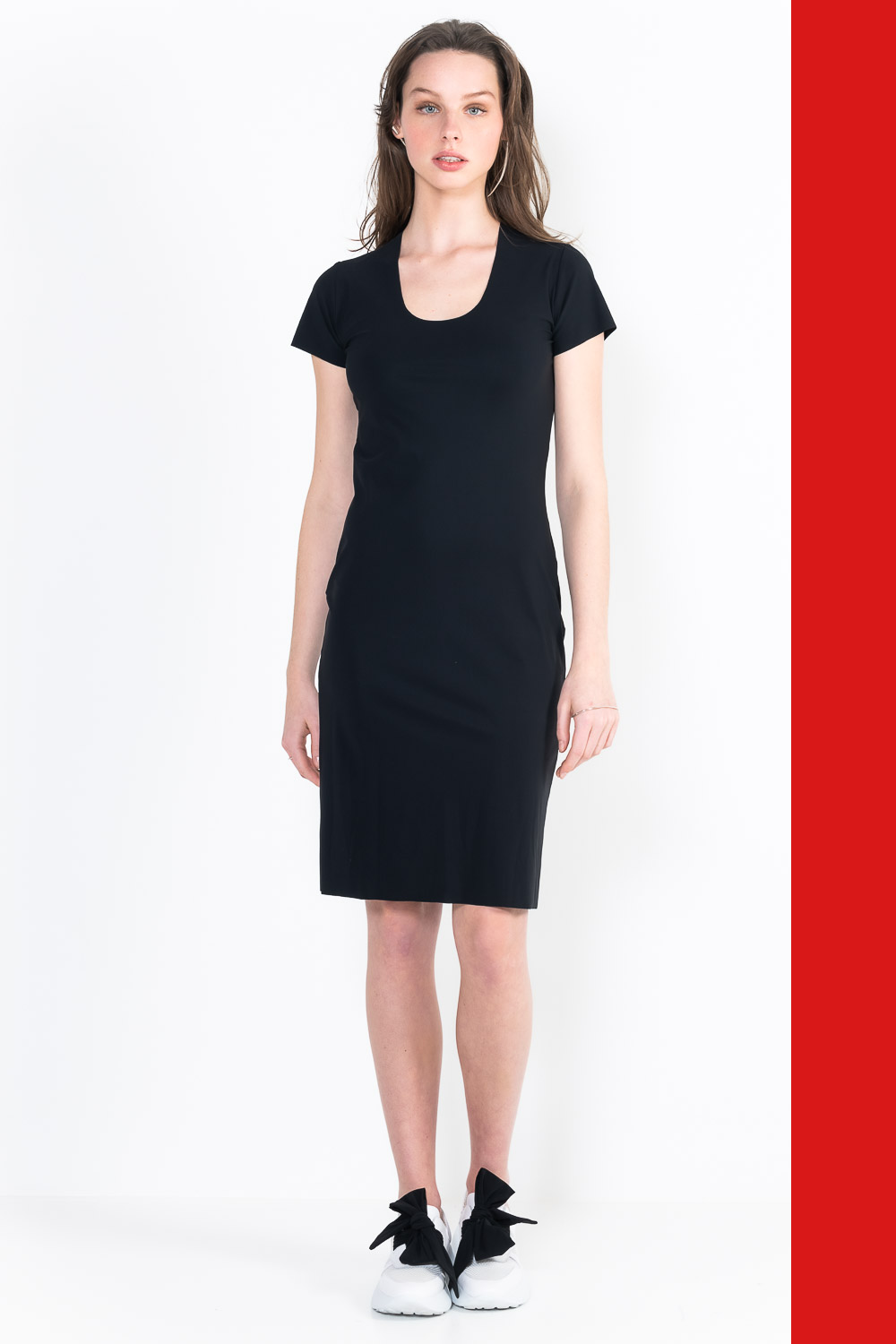 L9Bis robe encolure U manches courtes courte