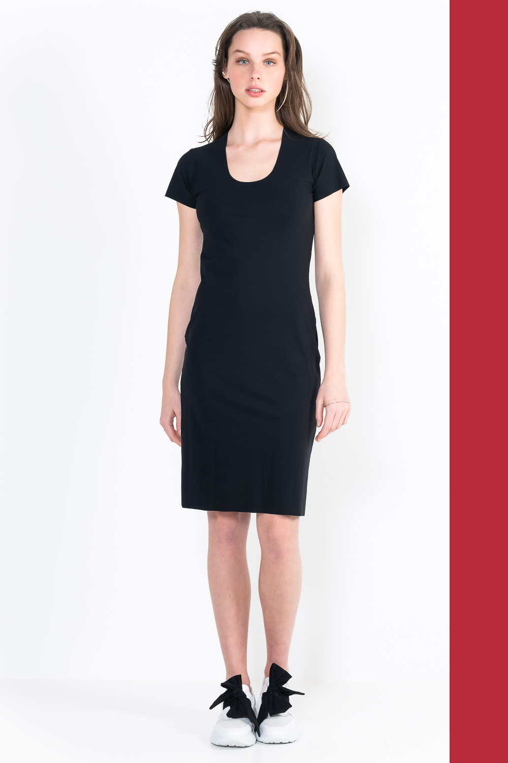 L9Bis robe encolure U manches courtes courte
