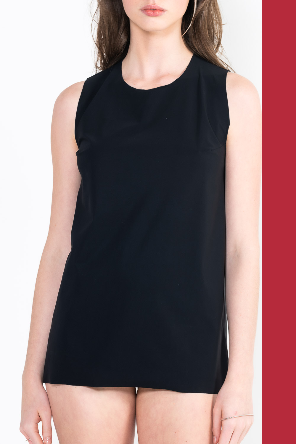 L33 Wide sleeveless top